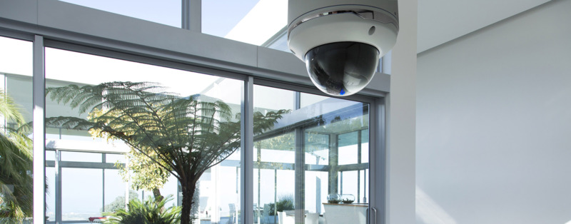 CH_RVS_Go.jpg Dome-kamera fra Securitas monteret i loftet hos en større virksomhed